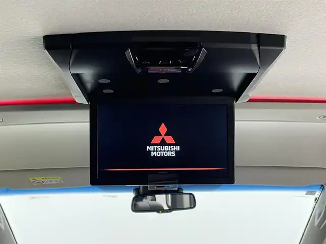 三菱 デリカＤ：５ シャモニー 埼玉県 2024(令6)年 1万km パールⅡ 4WD/7人乗り/ディーゼルターボ車/ワンオーナー/フリップダウンモニター/オートステップ/e-アシスト/・衝突被害軽減ブレーキシステム/・車線逸脱警報システム/・レーダークルーズコントロールシステム/・オートマチックハイビーム/・誤発進抑制機能（前進時）/・後側方車両検知警報システム/・後退時車両検知警報システム/ワンタッチ開閉両側パワースライドドア/パワーバックドア/パドルシフト/ハーフレザーシート/プッシュスタート/LEDヘッドランプ/LEDフォグランプ/保証書/取扱説明書/スペアキー