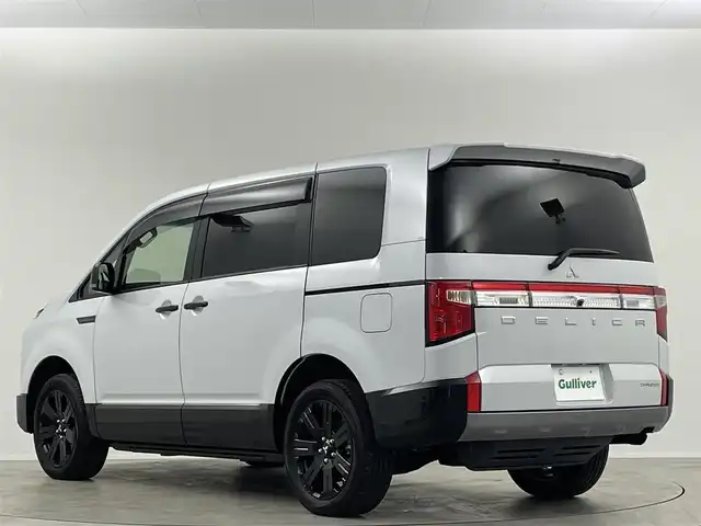 三菱 デリカＤ：５ シャモニー 埼玉県 2024(令6)年 1万km パールⅡ 4WD/7人乗り/ディーゼルターボ車/ワンオーナー/フリップダウンモニター/オートステップ/e-アシスト/・衝突被害軽減ブレーキシステム/・車線逸脱警報システム/・レーダークルーズコントロールシステム/・オートマチックハイビーム/・誤発進抑制機能（前進時）/・後側方車両検知警報システム/・後退時車両検知警報システム/ワンタッチ開閉両側パワースライドドア/パワーバックドア/パドルシフト/ハーフレザーシート/プッシュスタート/LEDヘッドランプ/LEDフォグランプ/保証書/取扱説明書/スペアキー