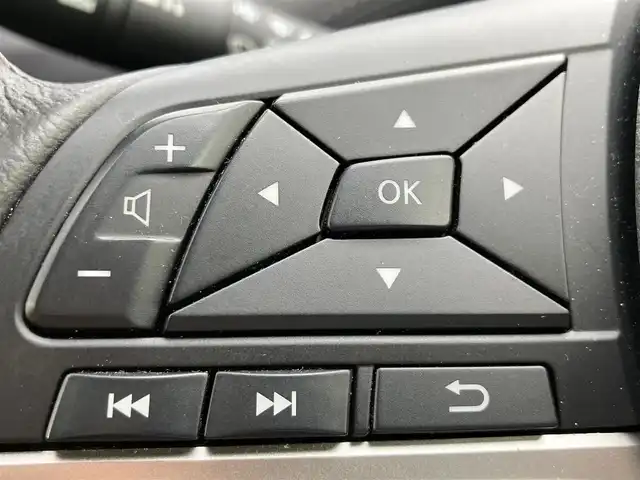 日産 セレナ e－パワー ハイウェイスター V 静岡県 2020(令2)年 4.1万km ブリリアントホワイトパール エンジンスタートボタン/取扱説明書/パワーステアリング/パワーウィンドウ/パーキングアシスト/アイドリングストップ/スマートキー（スペアキー1本）/WAC/クルーズコントロール（追従走行：有）/後席用モニター/ビルトイン ETC/全方位カメラ/USB入力端子/純正10インチナビ（フルセグTV）/純正前方ドライブレコーダー/3列シート/ウォークスルー/両側パワースライドドア/ ABS/横滑り防止装置/レーンキープアシスト/前後コーナーセンサー/W+サイドエアバック/オートライト/ LEDヘッドライト/衝突軽減システム/プロパイロット