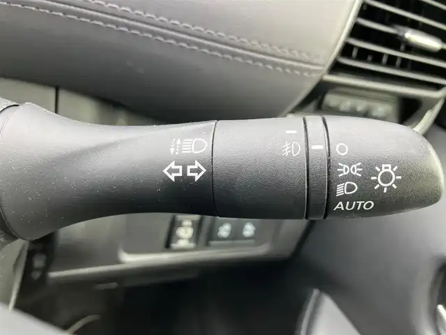 日産 セレナ e－パワー ハイウェイスター V 静岡県 2020(令2)年 4.1万km ブリリアントホワイトパール エンジンスタートボタン/取扱説明書/パワーステアリング/パワーウィンドウ/パーキングアシスト/アイドリングストップ/スマートキー（スペアキー1本）/WAC/クルーズコントロール（追従走行：有）/後席用モニター/ビルトイン ETC/全方位カメラ/USB入力端子/純正10インチナビ（フルセグTV）/純正前方ドライブレコーダー/3列シート/ウォークスルー/両側パワースライドドア/ ABS/横滑り防止装置/レーンキープアシスト/前後コーナーセンサー/W+サイドエアバック/オートライト/ LEDヘッドライト/衝突軽減システム/プロパイロット