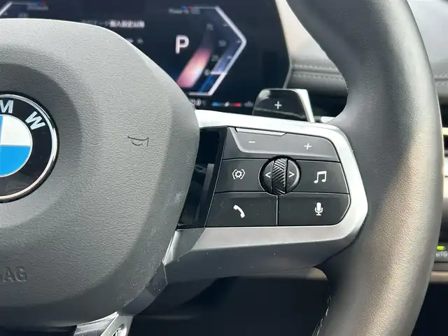 ＢＭＷ ＢＭＷ Ｘ１ xDrive 20i Mスポーツ 道東・釧路十勝 2023(令5)年 1.1万km ミネラルホワイト ４ＷＤ/ワンオーナー/純正ナビ/AppleCarPlay/全方位カメラ/アクティブクルーズコントロール/パドルシフト/パーキングアシスト/パワーバックドア/パワーシート/衝突軽減システム/ＡＷ付スタッドレス積込/純正フロアマット/プッシュスタート/スマートキー/オートライト/取扱説明書/保証書