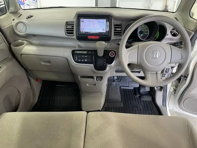 ホンダ Ｎ ＢＯＸ G 佐賀県 2014(平26)年 9.8万km プレミアムホワイトパール （株）IDOMが運営する【じしゃロン佐賀店】の自社ローン専用車両になります。/こちらは現金またはオートローンご利用時の価格です。自社ローンご希望の方は別途その旨お申し付けください/・ｇａｔｈｅｒｓオーディオナビ