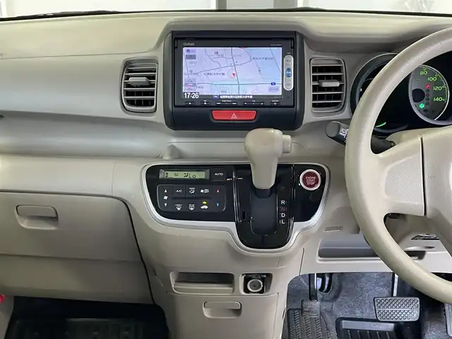 ホンダ Ｎ ＢＯＸ G 佐賀県 2014(平26)年 9.8万km プレミアムホワイトパール （株）IDOMが運営する【じしゃロン佐賀店】の自社ローン専用車両になります。/こちらは現金またはオートローンご利用時の価格です。自社ローンご希望の方は別途その旨お申し付けください/・ｇａｔｈｅｒｓオーディオナビ