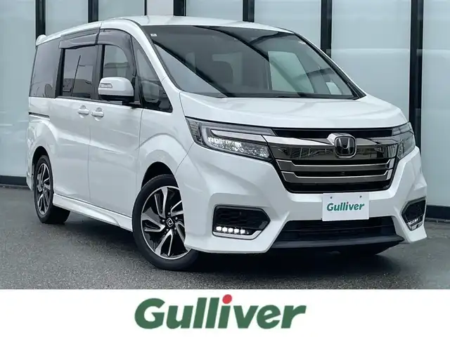 ホンダ ステップワゴン スパーダ クルスピセンシング 大阪府 2020(令2)年 3.2万km プラチナホワイトパール 純正10インチナビ/   フルセグTV/CD/DVD/Bluetooth/USB/全方位モニター/後席モニター/衝突軽減ブレーキ/横滑り防止装置/前席シートヒーター/両側パワースライドドア/レーダークルーズコントロール/レーンキープアシスト/パドルシフト/アイドリングストップ/前後ドライブレコーダー/純正17インチアルミホイール/純正フロアマット/プッシュスタート/スマートキー/ETC/LED