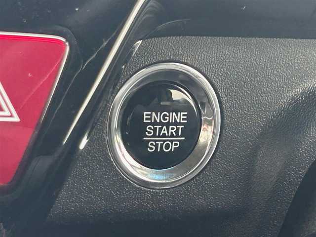 ホンダ ステップワゴン スパーダ クルスピセンシング 大阪府 2020(令2)年 3.2万km プラチナホワイトパール 純正10インチナビ/   フルセグTV/CD/DVD/Bluetooth/USB/全方位モニター/後席モニター/衝突軽減ブレーキ/横滑り防止装置/前席シートヒーター/両側パワースライドドア/レーダークルーズコントロール/レーンキープアシスト/パドルシフト/アイドリングストップ/前後ドライブレコーダー/純正17インチアルミホイール/純正フロアマット/プッシュスタート/スマートキー/ETC/LED