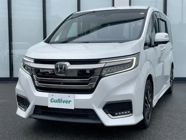 ホンダ ステップワゴン スパーダ クルスピセンシング 大阪府 2020(令2)年 3.2万km プラチナホワイトパール 純正10インチナビ/   フルセグTV/CD/DVD/Bluetooth/USB/全方位モニター/後席モニター/衝突軽減ブレーキ/横滑り防止装置/前席シートヒーター/両側パワースライドドア/レーダークルーズコントロール/レーンキープアシスト/パドルシフト/アイドリングストップ/前後ドライブレコーダー/純正17インチアルミホイール/純正フロアマット/プッシュスタート/スマートキー/ETC/LED