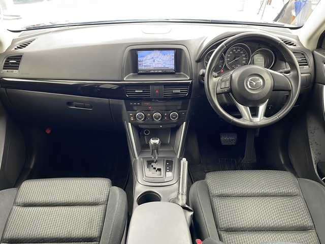 マツダ ＣＸ－５ XD 兵庫県 2013(平25)年 7.9万km ジェットブラックマイカ ・社外HDDナビ（C9P9）/　Bluetoothオーディオ/　CD/DVD再生/　ipod/AUX接続/　SDミュージックサーバー/・バックカメラ/・サイドカメラ/・ETC/・前後ドライブレコーダー/・純正フロアマット/・純正17インチアルミホイール/・ABS/・横滑り防止機能/・アダプティブ・フロントライティング・システム（AFS）/・盗難防止装置/・オートライト/・HIDヘッドライト/・W＋サイドエアバック/・カーテンエアバック/・スマートキー/・MTモード付AT/・アイドリングストップ/・AACエアコン