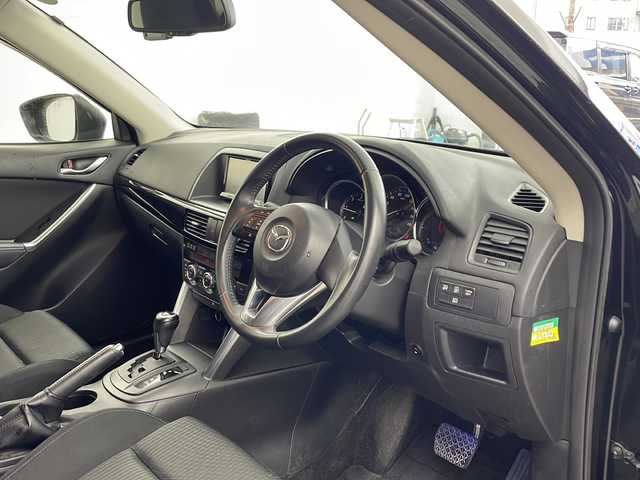 マツダ ＣＸ－５ XD 兵庫県 2013(平25)年 7.9万km ジェットブラックマイカ ・社外HDDナビ（C9P9）/　Bluetoothオーディオ/　CD/DVD再生/　ipod/AUX接続/　SDミュージックサーバー/・バックカメラ/・サイドカメラ/・ETC/・前後ドライブレコーダー/・純正フロアマット/・純正17インチアルミホイール/・ABS/・横滑り防止機能/・アダプティブ・フロントライティング・システム（AFS）/・盗難防止装置/・オートライト/・HIDヘッドライト/・W＋サイドエアバック/・カーテンエアバック/・スマートキー/・MTモード付AT/・アイドリングストップ/・AACエアコン