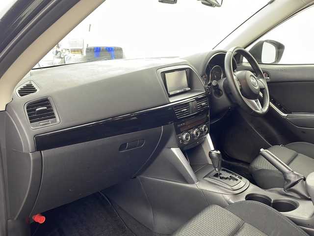 マツダ ＣＸ－５ XD 兵庫県 2013(平25)年 7.9万km ジェットブラックマイカ ・社外HDDナビ（C9P9）/　Bluetoothオーディオ/　CD/DVD再生/　ipod/AUX接続/　SDミュージックサーバー/・バックカメラ/・サイドカメラ/・ETC/・前後ドライブレコーダー/・純正フロアマット/・純正17インチアルミホイール/・ABS/・横滑り防止機能/・アダプティブ・フロントライティング・システム（AFS）/・盗難防止装置/・オートライト/・HIDヘッドライト/・W＋サイドエアバック/・カーテンエアバック/・スマートキー/・MTモード付AT/・アイドリングストップ/・AACエアコン