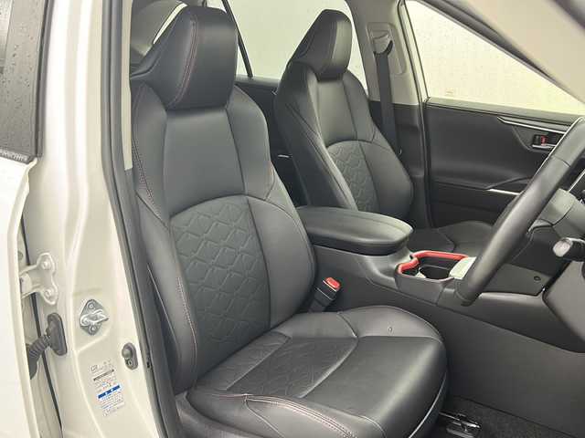 トヨタ ＲＡＶ４ アドベンチャー オフロードPKG 宮城県 2021(令3)年 6万km スーパーホワイトⅡ Toyota Safety Sense/・プリクラッシュセーフティ/・レーントレーシングアシスト/・オートマチックハイビーム/・レーダークルーズコントロール/純正9インチＤＡナビ/・BT.USB.Miracast/デジタルインナーミラー/寒冷地仕様/レザーシート/Ｄ席パワーシート/ビルトインＥＴＣ/ワイヤレス充電器/ルーフレール/LEDヘッドライト/LEDフォグライト/プッシュスタート/スマートキー×2/アイドリングストップ/社外16インチAW/純正フロアマット/ラゲッジマット/横滑り防止