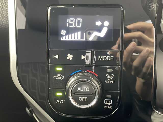 トヨタ タンク カスタムG－T 岐阜県 2016(平28)年 5.1万km ブラックマイカメタリック フリップダウンモニター/スマートアシストII/衝突回避支援ブレーキ機能/オートクルーズコントロール/パナソニックナビ/Bluetooth/フルセグTV/CD/DVD/SD/バックカメラ/ドライブレコーダー/両側パワースライドドア/スマートキー/プッシュスタート/シートヒーター（運転席/助手席）/ステアリングスイッチ/純正アルミホイール/純正フロアマット/純正ドアバイザー/電動格納ミラー/アイドリングストップ/ETC2.0