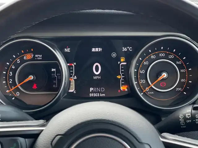 クライスラー・ジープ ジープ ラングラー アンリミテッド スポーツ 山梨県 2019(令1)年 6万km ブライトホワイトクリアコート ベージュ内装/Uコネクト /BT /カープレイ/クルコン/ＥＴＣ/Ａライト/前後ドラレコ/Ｂカメラ/サイドカメラ/ＡＡＣ/スマートキー/Ｐスタート/取説/保証書
