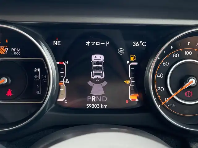 クライスラー・ジープ ジープ ラングラー アンリミテッド スポーツ 山梨県 2019(令1)年 6万km ブライトホワイトクリアコート ベージュ内装/Uコネクト /BT /カープレイ/クルコン/ＥＴＣ/Ａライト/前後ドラレコ/Ｂカメラ/サイドカメラ/ＡＡＣ/スマートキー/Ｐスタート/取説/保証書