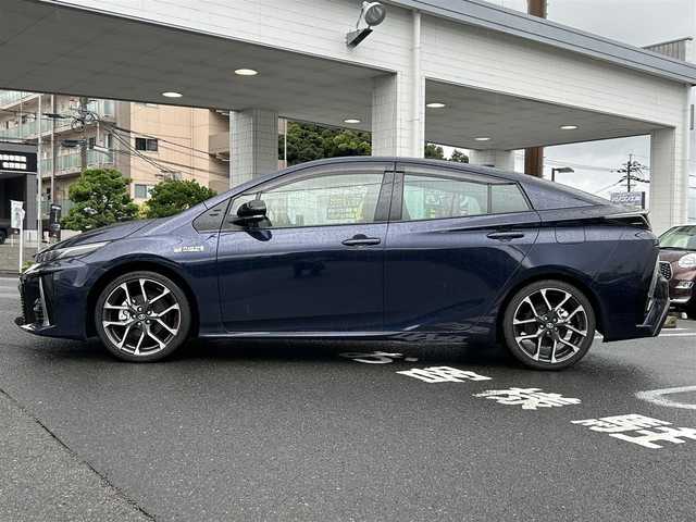 トヨタ プリウス ＰＨＶ S GRスポーツ 長崎県 2019(令1)年 9.8万km ダークブルーマイカ 純正SDナビ(FM/AM/BT/フルセグ/CD/DVD)/プッシュスタート/スマートキー/スペアキー1本/パワーウィンドウALL AUTO/EV/HVモード切替/ドライブモードセレクト/バックカメラ/前後ドラレコ/ビルトインETC/GRスポーツフロアマット/革巻きステアリング/ステアリングスイッチ/前席シートヒーター/純正18インチアルミホイール/ABS/レーンディパーチャーアラート/レーダークルーズコントロール/VSC/SRSダブル・サイドエアバッグ/SRSカーテンエアバッグ/取扱説明書/保証書/記録簿/ナビ取扱説明書