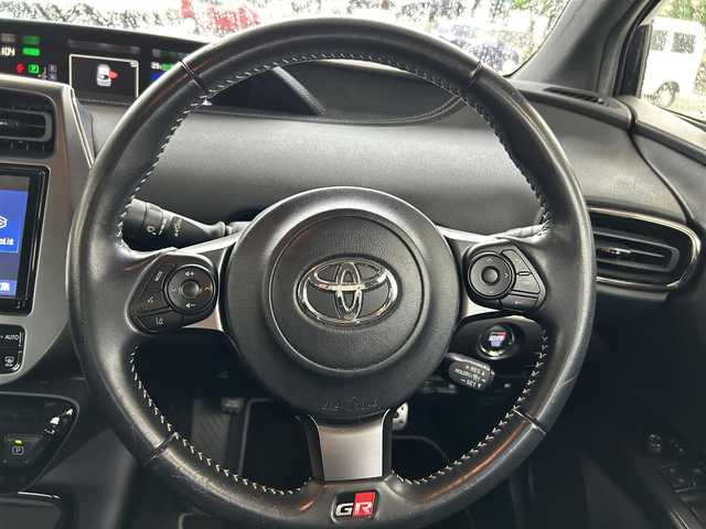 トヨタ プリウス ＰＨＶ S GRスポーツ 長崎県 2019(令1)年 9.8万km ダークブルーマイカ 純正SDナビ(FM/AM/BT/フルセグ/CD/DVD)/プッシュスタート/スマートキー/スペアキー1本/パワーウィンドウALL AUTO/EV/HVモード切替/ドライブモードセレクト/バックカメラ/前後ドラレコ/ビルトインETC/GRスポーツフロアマット/革巻きステアリング/ステアリングスイッチ/前席シートヒーター/純正18インチアルミホイール/ABS/レーンディパーチャーアラート/レーダークルーズコントロール/VSC/SRSダブル・サイドエアバッグ/SRSカーテンエアバッグ/取扱説明書/保証書/記録簿/ナビ取扱説明書