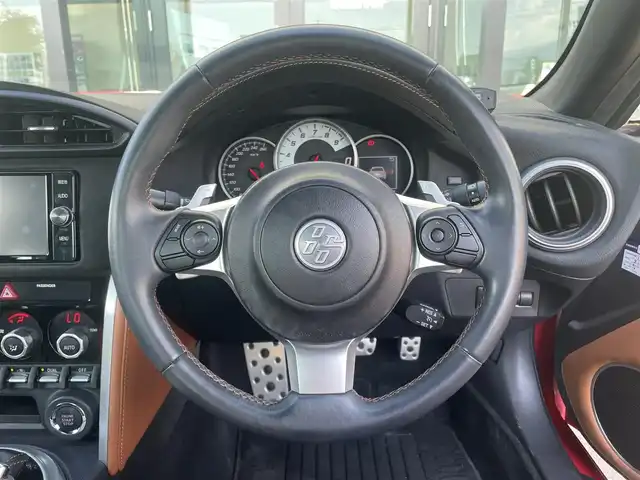 トヨタ ８６ GT リミテッド 愛媛県 2018(平30)年 2万km ピュアレッド 純正7型ナビ　/AM/FM/BT/フルセグTV/バックカメラ　/クルーズコントロール　/ドライブレコーダー　/D/N席シートヒーター　/ETC2.0　/前後コーナーセンサー　/シガーソケット/パドルシフト　/ステアリングリモコン　/電格ミラー　/ドアバイザー/リアスポイラー/現状サマー(純正AW)(215/45/R17)