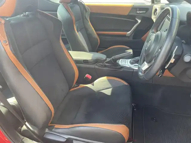 トヨタ ８６ GT リミテッド 愛媛県 2018(平30)年 2万km ピュアレッド 純正7型ナビ　/AM/FM/BT/フルセグTV/バックカメラ　/クルーズコントロール　/ドライブレコーダー　/D/N席シートヒーター　/ETC2.0　/前後コーナーセンサー　/シガーソケット/パドルシフト　/ステアリングリモコン　/電格ミラー　/ドアバイザー/リアスポイラー/現状サマー(純正AW)(215/45/R17)
