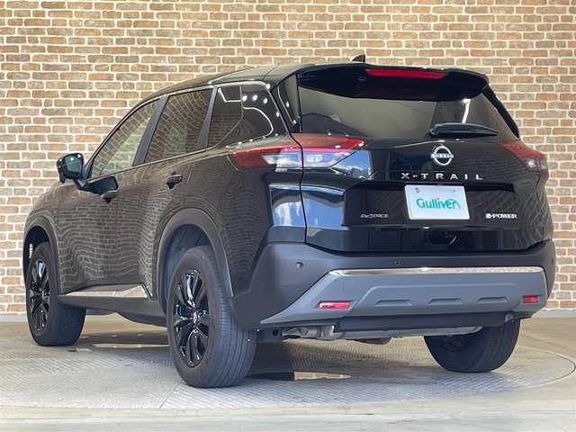 日産 エクストレイル S e－4ORCE 岐阜県 2023(令5)年 1.4万km ダイヤモンドブラック ４WD/e-4ORCE/エマージェンシーブレーキ/クルーズコントロール/車線逸脱警報/踏み間違い衝突防止支援/標識表示機能/オートブレーキホールド/前後ソナー/ハイビームアシスト/ヒルディセントコントロール/シートヒーター（１列目、２列目左右）/ステアリングヒーター/Pioneerナビ/バックカメラ/ETC/ドライブレコーダー/LEDヘッドライト/フォグランプ/純正18インチアルミホイール