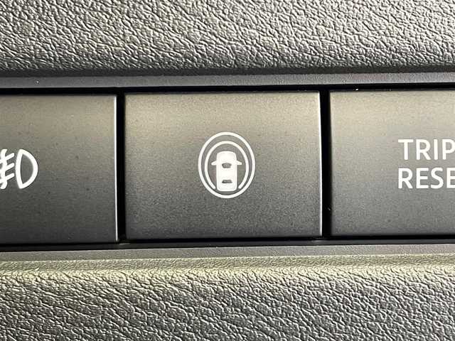 日産 エクストレイル S e－4ORCE 岐阜県 2023(令5)年 1.4万km ダイヤモンドブラック ４WD/e-4ORCE/エマージェンシーブレーキ/クルーズコントロール/車線逸脱警報/踏み間違い衝突防止支援/標識表示機能/オートブレーキホールド/前後ソナー/ハイビームアシスト/ヒルディセントコントロール/シートヒーター（１列目、２列目左右）/ステアリングヒーター/Pioneerナビ/バックカメラ/ETC/ドライブレコーダー/LEDヘッドライト/フォグランプ/純正18インチアルミホイール