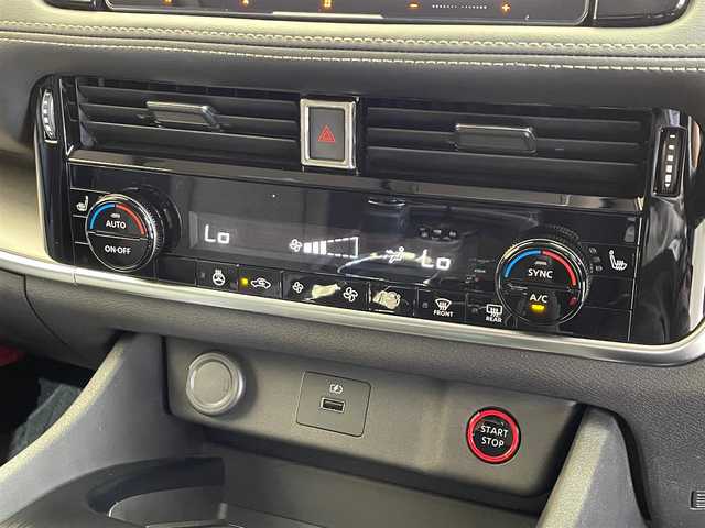 日産 エクストレイル S e－4ORCE 岐阜県 2023(令5)年 1.4万km ダイヤモンドブラック ４WD/e-4ORCE/エマージェンシーブレーキ/クルーズコントロール/車線逸脱警報/踏み間違い衝突防止支援/標識表示機能/オートブレーキホールド/前後ソナー/ハイビームアシスト/ヒルディセントコントロール/シートヒーター（１列目、２列目左右）/ステアリングヒーター/Pioneerナビ/バックカメラ/ETC/ドライブレコーダー/LEDヘッドライト/フォグランプ/純正18インチアルミホイール