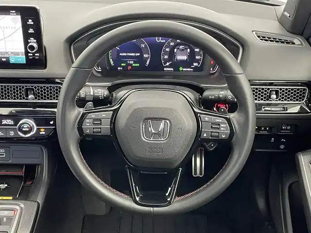 ホンダ シビック e:HEV 埼玉県 2022(令4)年 3.1万km プラチナホワイトパール 純正ディスプレイオーディオ　バックカメラ　ＢＳＭ　ビルトインＥＴＣ２．０　前後ドラレコ　ＢＯＳＥ　ホンダセンシング　アダクティブクルーズコントロール　シートヒーター　ワイヤレス充電　ＬＥＤライト　ＴＶ