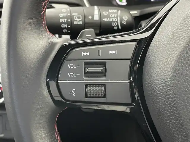ホンダ シビック e:HEV 埼玉県 2022(令4)年 3.1万km プラチナホワイトパール 純正ディスプレイオーディオ　バックカメラ　ＢＳＭ　ビルトインＥＴＣ２．０　前後ドラレコ　ＢＯＳＥ　ホンダセンシング　アダクティブクルーズコントロール　シートヒーター　ワイヤレス充電　ＬＥＤライト　ＴＶ