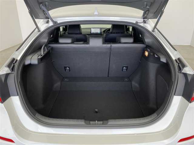 ホンダ シビック e:HEV 埼玉県 2022(令4)年 3.1万km プラチナホワイトパール 純正ディスプレイオーディオ　バックカメラ　ＢＳＭ　ビルトインＥＴＣ２．０　前後ドラレコ　ＢＯＳＥ　ホンダセンシング　アダクティブクルーズコントロール　シートヒーター　ワイヤレス充電　ＬＥＤライト　ＴＶ