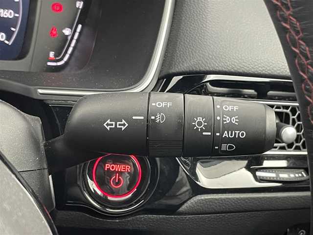 ホンダ シビック e:HEV 埼玉県 2022(令4)年 3.1万km プラチナホワイトパール 純正ディスプレイオーディオ　バックカメラ　ＢＳＭ　ビルトインＥＴＣ２．０　前後ドラレコ　ＢＯＳＥ　ホンダセンシング　アダクティブクルーズコントロール　シートヒーター　ワイヤレス充電　ＬＥＤライト　ＴＶ