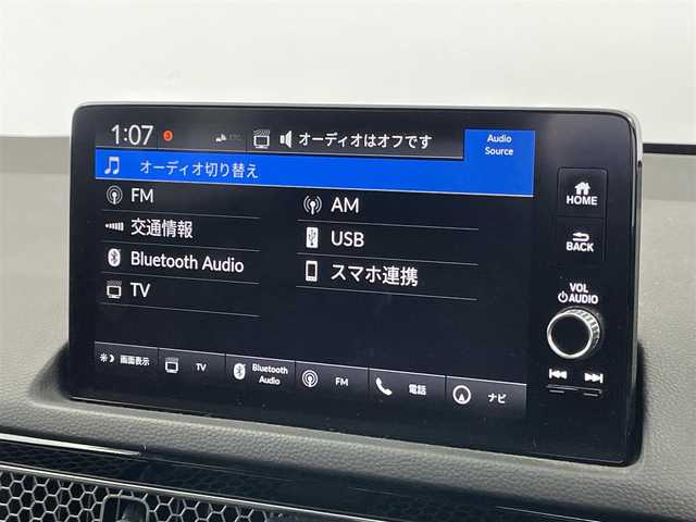 ホンダ シビック e:HEV 埼玉県 2022(令4)年 3.1万km プラチナホワイトパール 純正ディスプレイオーディオ　バックカメラ　ＢＳＭ　ビルトインＥＴＣ２．０　前後ドラレコ　ＢＯＳＥ　ホンダセンシング　アダクティブクルーズコントロール　シートヒーター　ワイヤレス充電　ＬＥＤライト　ＴＶ