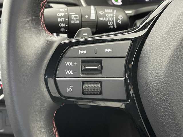 ホンダ シビック e:HEV 埼玉県 2022(令4)年 3.1万km プラチナホワイトパール 純正ディスプレイオーディオ　バックカメラ　ＢＳＭ　ビルトインＥＴＣ２．０　前後ドラレコ　ＢＯＳＥ　ホンダセンシング　アダクティブクルーズコントロール　シートヒーター　ワイヤレス充電　ＬＥＤライト　ＴＶ