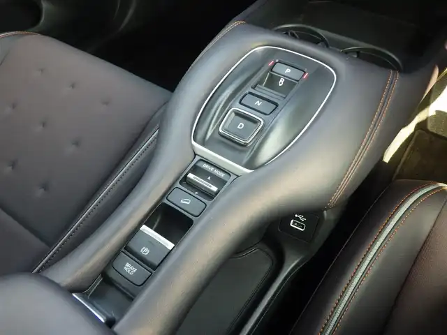 ホンダ ＺＲ－Ｖ ハイブリッド e:HEV X 千葉県 2022(令4)年 1.7万km プラチナホワイトパール ホンダセンシング/・衝突軽減ブレーキ（CMBS）/・車線維持支援システム（LKAS）/・アダプティブクルーズコントロール（ACC）/・後方誤発進抑制機能/・誤発進抑制機能/ハーフレザーシート/11.4インチホンダコネクトナビ/地デジTV/【DVD/CD再生機能　Bluetooth接続】/バックカメラ/革巻きステアリング/ステアリングスイッチ/パドルシフト/ETC/LEDヘッドライト/ウインカーミラー/コーナーセンサー/純正18インチアルミホイル/サイド/カーテンエアバッグ/Honda スマートキー