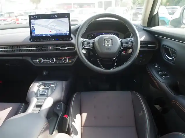 ホンダ ＺＲ－Ｖ ハイブリッド e:HEV X 千葉県 2022(令4)年 1.7万km プラチナホワイトパール ホンダセンシング/・衝突軽減ブレーキ（CMBS）/・車線維持支援システム（LKAS）/・アダプティブクルーズコントロール（ACC）/・後方誤発進抑制機能/・誤発進抑制機能/ハーフレザーシート/11.4インチホンダコネクトナビ/地デジTV/【DVD/CD再生機能　Bluetooth接続】/バックカメラ/革巻きステアリング/ステアリングスイッチ/パドルシフト/ETC/LEDヘッドライト/ウインカーミラー/コーナーセンサー/純正18インチアルミホイル/サイド/カーテンエアバッグ/Honda スマートキー
