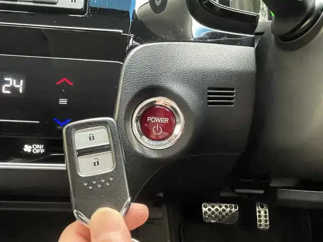 ホンダ シャトル ハイブリッド X 埼玉県 2017(平29)年 4.5万km ミッドナイトブルービームM /ワンオーナー//純正メモリナビ//ワンセグTV//バックカメラ//CD&Bluetooth//クルーズコントロール//ビルトインETC//スマートキーx2//LEDヘッドライト//ハーフレザーシート//CTBA衝突軽減ブレーキ//W.サイド.カーテンエアバッグ//ABS//横滑り防止装置//オートライト//Fフォグランプ//前後ドライブレコーダー//革巻きステアリング//パドルシフト//プライバシーガラス//純正15インチAW//新車時保証書//取扱説明書//ナビ取説