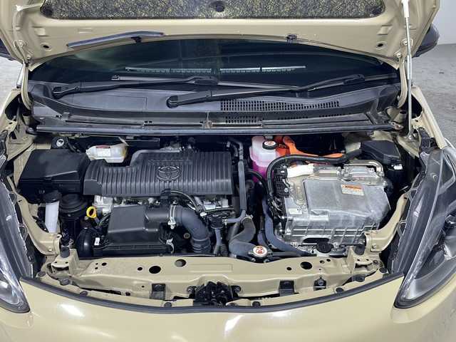 トヨタ シエンタ ハイブリッド ファンベースG 沖縄県 2022(令4)年 1.7万km ブラックマイカ/ベージュ 2トーン 禁煙車　/県外仕入　/純正ナビ　/フルセグ　Ｂｌｕｅｔｏｏｔｈ　ＤＶＤ　ＣＤ　/パノラミックビューモニター　/クルーズコントロール　/トヨタセーフティセンス　/両側パワースライドドア　/オートハイビーム/ビルトインETC/LEDヘッドライト/純正フロアマット/純正ドアバイザー