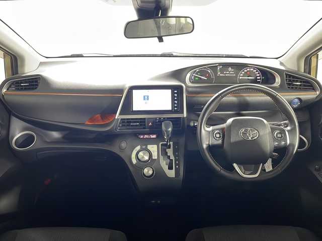 トヨタ シエンタ ハイブリッド ファンベースG 沖縄県 2022(令4)年 1.7万km ブラックマイカ/ベージュ 2トーン 禁煙車　/県外仕入　/純正ナビ　/フルセグ　Ｂｌｕｅｔｏｏｔｈ　ＤＶＤ　ＣＤ　/パノラミックビューモニター　/クルーズコントロール　/トヨタセーフティセンス　/両側パワースライドドア　/オートハイビーム/ビルトインETC/LEDヘッドライト/純正フロアマット/純正ドアバイザー