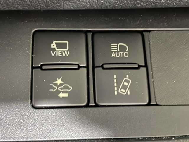 トヨタ シエンタ ハイブリッド ファンベースG 沖縄県 2022(令4)年 1.7万km ブラックマイカ/ベージュ 2トーン 禁煙車　/県外仕入　/純正ナビ　/フルセグ　Ｂｌｕｅｔｏｏｔｈ　ＤＶＤ　ＣＤ　/パノラミックビューモニター　/クルーズコントロール　/トヨタセーフティセンス　/両側パワースライドドア　/オートハイビーム/ビルトインETC/LEDヘッドライト/純正フロアマット/純正ドアバイザー