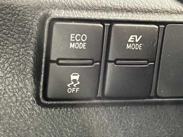 トヨタ シエンタ ハイブリッド ファンベースG 沖縄県 2022(令4)年 1.7万km ブラックマイカ/ベージュ 2トーン 禁煙車　/県外仕入　/純正ナビ　/フルセグ　Ｂｌｕｅｔｏｏｔｈ　ＤＶＤ　ＣＤ　/パノラミックビューモニター　/クルーズコントロール　/トヨタセーフティセンス　/両側パワースライドドア　/オートハイビーム/ビルトインETC/LEDヘッドライト/純正フロアマット/純正ドアバイザー