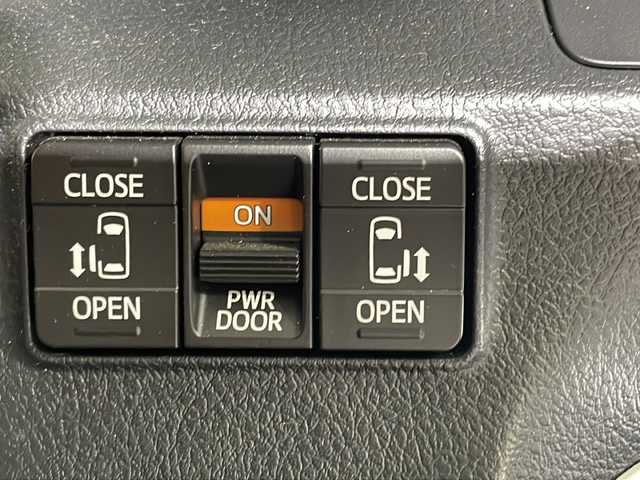 トヨタ シエンタ ハイブリッド ファンベースG 沖縄県 2022(令4)年 1.7万km ブラックマイカ/ベージュ 2トーン 禁煙車　/県外仕入　/純正ナビ　/フルセグ　Ｂｌｕｅｔｏｏｔｈ　ＤＶＤ　ＣＤ　/パノラミックビューモニター　/クルーズコントロール　/トヨタセーフティセンス　/両側パワースライドドア　/オートハイビーム/ビルトインETC/LEDヘッドライト/純正フロアマット/純正ドアバイザー