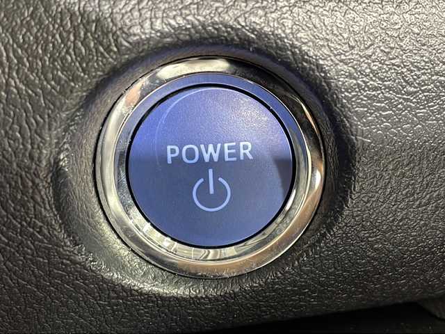 トヨタ シエンタ ハイブリッド ファンベースG 沖縄県 2022(令4)年 1.7万km ブラックマイカ/ベージュ 2トーン 禁煙車　/県外仕入　/純正ナビ　/フルセグ　Ｂｌｕｅｔｏｏｔｈ　ＤＶＤ　ＣＤ　/パノラミックビューモニター　/クルーズコントロール　/トヨタセーフティセンス　/両側パワースライドドア　/オートハイビーム/ビルトインETC/LEDヘッドライト/純正フロアマット/純正ドアバイザー