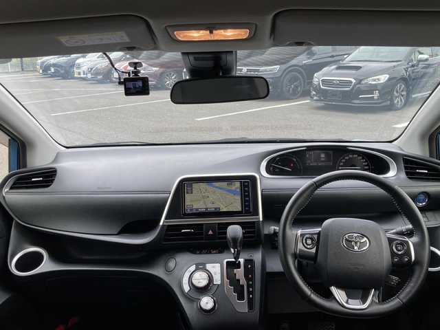 トヨタ シエンタ ハイブリッド ファンベースG セーフティEDⅡ 岐阜県 2021(令3)年 1万km グレイッシュブルー 登録時走行距離10070km/純正ＳＤナビ（NSZT-W68T）/フルセグＴＶ/バックカメラ/両側パワースライドドア/シートヒーター/ステアリングヒーター/ドライブレコーダー/ドアバイザー/純正フロアマット/ＥＴＣ/クルーズコントロール/コーナーセンサー/LEDヘッドライト/オートライト/オートマチックハイビーム/プッシュスタート/スマートキー/スペアキー/ABS/横滑り防止装置/レーンキープアシスト/エアバッグW/衝突被害軽減システム