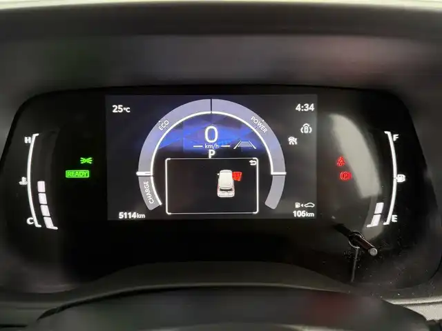 トヨタ シエンタ ハイブリッド Z 兵庫県 2023(令5)年 0.5万km ホワイトパールクリスタルシャイン モデリスタエアロ/10.5インチディスプレイオーディオ（OP）/コンフォートパッケージ（OP）/　・ＩＲカット機能付きガラス/　・ステアリングヒーター/　・シートヒーター（運転席/助手席）/ディスプレイオーディオプラス（OP）/　・車載メモリーナビ/　・地デジＴＶ/　・光ビーコンETC2.0ユニット/セーフティセンス（衝突回避支援パッケージ）/ハンズフリーパワースライドドア（両側）/オプティトロンメーター/７インチカラーマルチインフォメーションディスプレイ/スマートキーエントリー