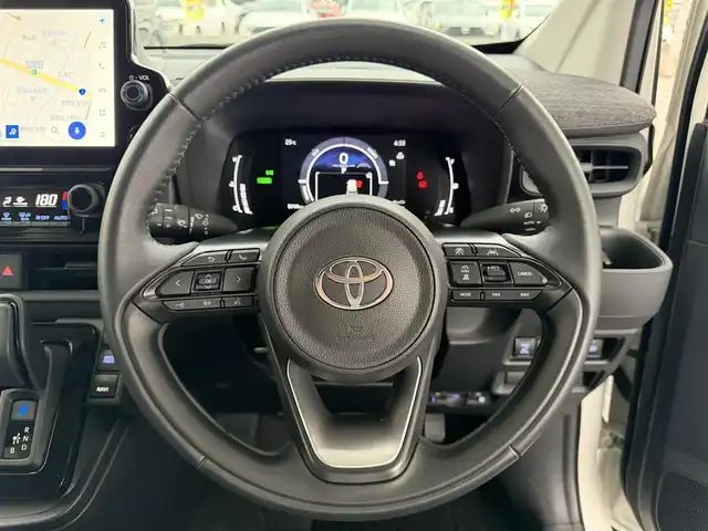 トヨタ シエンタ ハイブリッド Z 兵庫県 2023(令5)年 0.5万km ホワイトパールクリスタルシャイン モデリスタエアロ/10.5インチディスプレイオーディオ（OP）/コンフォートパッケージ（OP）/　・ＩＲカット機能付きガラス/　・ステアリングヒーター/　・シートヒーター（運転席/助手席）/ディスプレイオーディオプラス（OP）/　・車載メモリーナビ/　・地デジＴＶ/　・光ビーコンETC2.0ユニット/セーフティセンス（衝突回避支援パッケージ）/ハンズフリーパワースライドドア（両側）/オプティトロンメーター/７インチカラーマルチインフォメーションディスプレイ/スマートキーエントリー