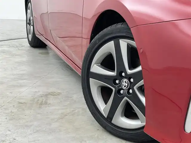 トヨタ プリウス A ツーリングセレクション 福岡県 2022(令4)年 1.4万km エモーショナルレッドⅡ 純正ナビ／フルセグＴＶ　/バックカメラ　/前方ドラレコ　/ビルトインＥＴＣ　/トヨタセーフティセンス　/アクセル踏み間違い防止　/パーキングアシスト　/ＨＵＤ　/シートヒーター／ベンチレーション　/純正１７インチＡＷ