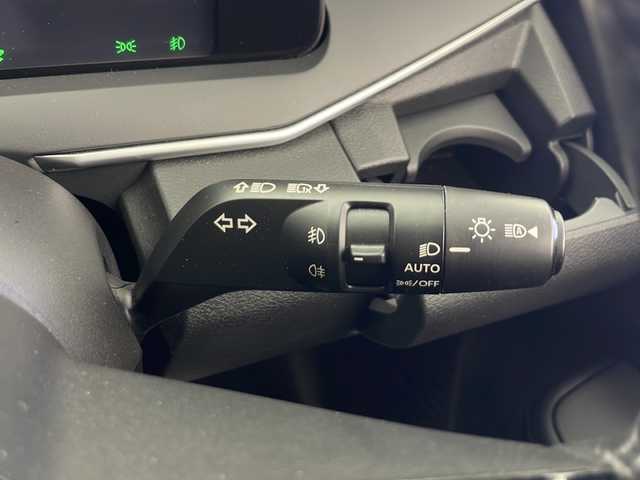 日産 ノート X FOUR 秋田県 2022(令4)年 1.6万km シルバー 4WD/アラウンドビューモニター/エマージェンシーブレーキ/車線逸脱警報/横滑り防止装置/速度標識表示/標識検知支援/ステアリングヒーター/前席シートヒーター/プッシュスタート/スペアキー/LEDヘッドライト/オートマチックハイビーム/純正アルミホイール/電動パーキング/オートブレーキホールド