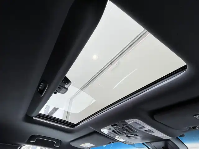 トヨタ アルファード S タイプゴールド 大阪府 2020(令2)年 6.9万km ホワイトパールクリスタルシャイン トヨタセーフティーセンス/　・プリクラッシュセーフティ/　・レーントレーシングアシスト/　・レーダークルーズコントロール/　・先行車発進お知らせ機能/　・ロードサインアシスト/　・オートマチックハイビーム/純正ナビ/　（Bluetooth/CD/DVD）/バックカメラ/両側パワースライドドア/LEDヘッドライト/フォグランプ/ハーフレザーシート/純正18インチアルミホイール/コーナーセンサー/スマートキー/ETC2.0