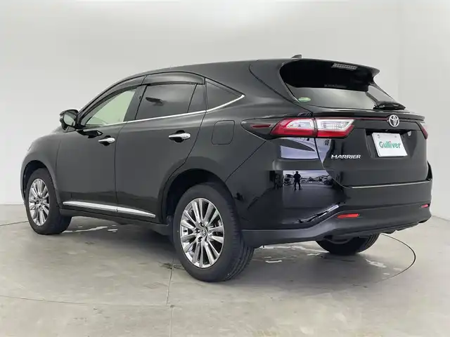 トヨタ ハリアー プレミアム 富山県 2018(平30)年 4.5万km ブラック ALPINE10型ナビ/AM/FM/CD/DVD/HDMI/Bluetooth/フルセグTV/プリクラッシュセーフティ/レーダークルーズコントロール/オートマチックハイビーム/バックカメラ/ETC/LEDヘッドライト/電動パーキング/プッシュスタート/スペアキー1本/パワーバックドア/アイドリングストップ/純正18インチアルミホイール/横滑り防止装置/運転席パワーシート