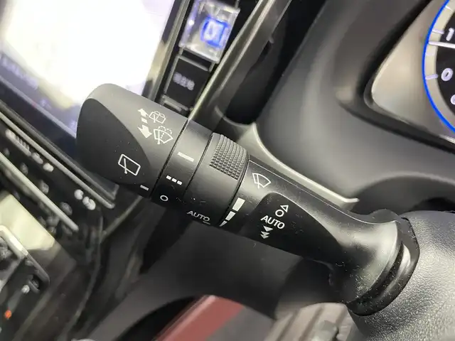 トヨタ ハリアー プレミアム 富山県 2018(平30)年 4.5万km ブラック ALPINE10型ナビ/AM/FM/CD/DVD/HDMI/Bluetooth/フルセグTV/プリクラッシュセーフティ/レーダークルーズコントロール/オートマチックハイビーム/バックカメラ/ETC/LEDヘッドライト/電動パーキング/プッシュスタート/スペアキー1本/パワーバックドア/アイドリングストップ/純正18インチアルミホイール/横滑り防止装置/運転席パワーシート