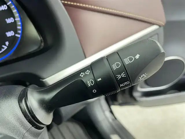 トヨタ ハリアー プレミアム 富山県 2018(平30)年 4.5万km ブラック ALPINE10型ナビ/AM/FM/CD/DVD/HDMI/Bluetooth/フルセグTV/プリクラッシュセーフティ/レーダークルーズコントロール/オートマチックハイビーム/バックカメラ/ETC/LEDヘッドライト/電動パーキング/プッシュスタート/スペアキー1本/パワーバックドア/アイドリングストップ/純正18インチアルミホイール/横滑り防止装置/運転席パワーシート