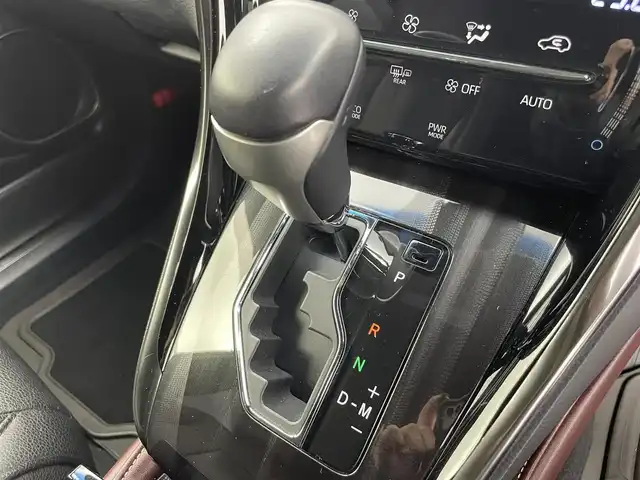 トヨタ ハリアー プレミアム 富山県 2018(平30)年 4.5万km ブラック ALPINE10型ナビ/AM/FM/CD/DVD/HDMI/Bluetooth/フルセグTV/プリクラッシュセーフティ/レーダークルーズコントロール/オートマチックハイビーム/バックカメラ/ETC/LEDヘッドライト/電動パーキング/プッシュスタート/スペアキー1本/パワーバックドア/アイドリングストップ/純正18インチアルミホイール/横滑り防止装置/運転席パワーシート