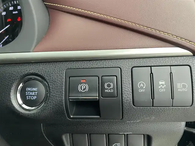 トヨタ ハリアー プレミアム 富山県 2018(平30)年 4.5万km ブラック ALPINE10型ナビ/AM/FM/CD/DVD/HDMI/Bluetooth/フルセグTV/プリクラッシュセーフティ/レーダークルーズコントロール/オートマチックハイビーム/バックカメラ/ETC/LEDヘッドライト/電動パーキング/プッシュスタート/スペアキー1本/パワーバックドア/アイドリングストップ/純正18インチアルミホイール/横滑り防止装置/運転席パワーシート